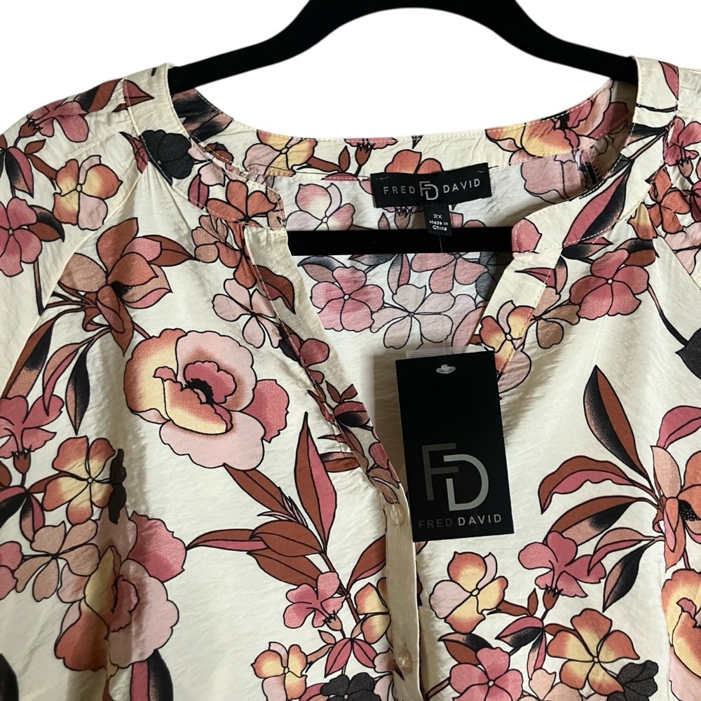 NWT Fred David Button Down Blouse in Cream with Floral Pattern 2X